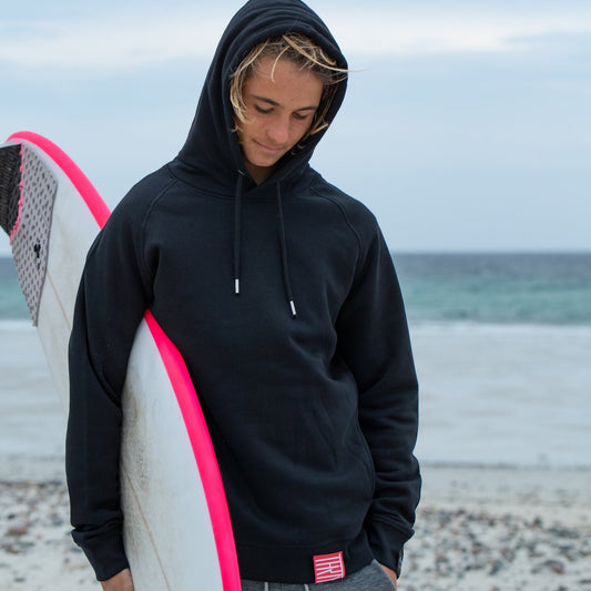 Surf-Style in der Schweiz: Die perfekte Kleidung für echte Surfer