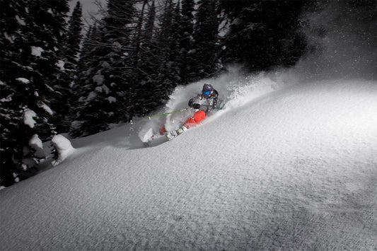 Freeride-Skiing in der Schweiz: Tiefschnee, Adrenalin und die perfekte Ausrüstung